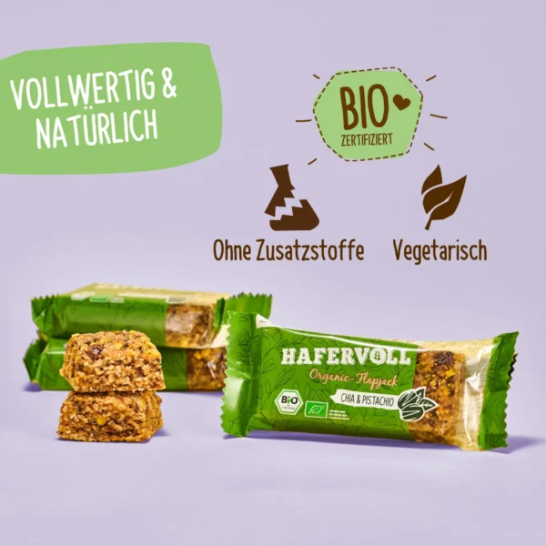HAFERVOLL Organic Flapjack Chia & Pistachio 60g – verpackt und ausgepackt mit Bio-Hinweisen