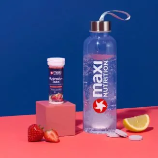 MaxiNutrition Hydration Tabs Strawberry Lemonade 40g – Zubereitung in der Flasche